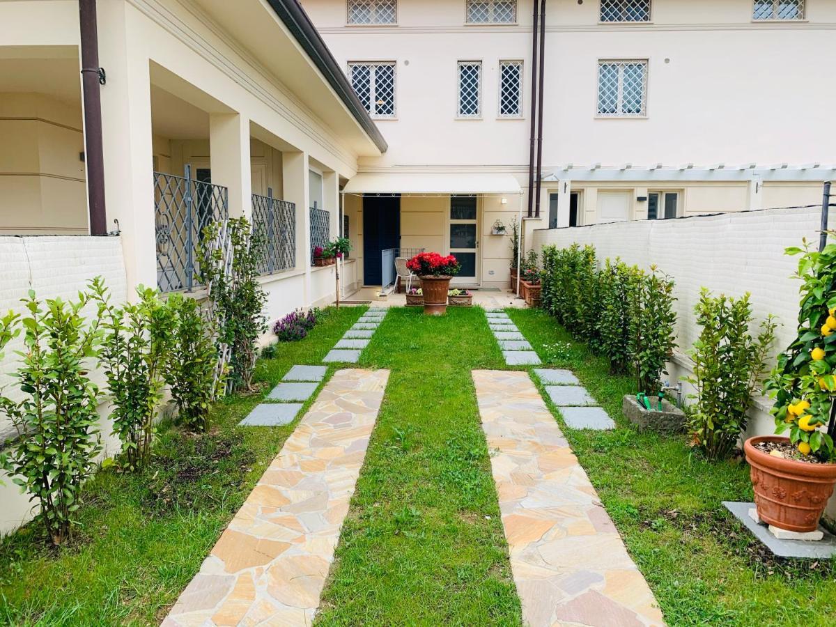 Cb House Holiday Pietrasanta Exteriör bild